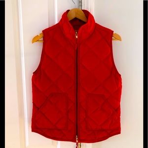 J. Crew quilted vest women’s small. Red.